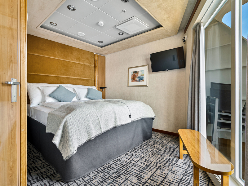 Expedition Suite | Owners' Suite on upper deck